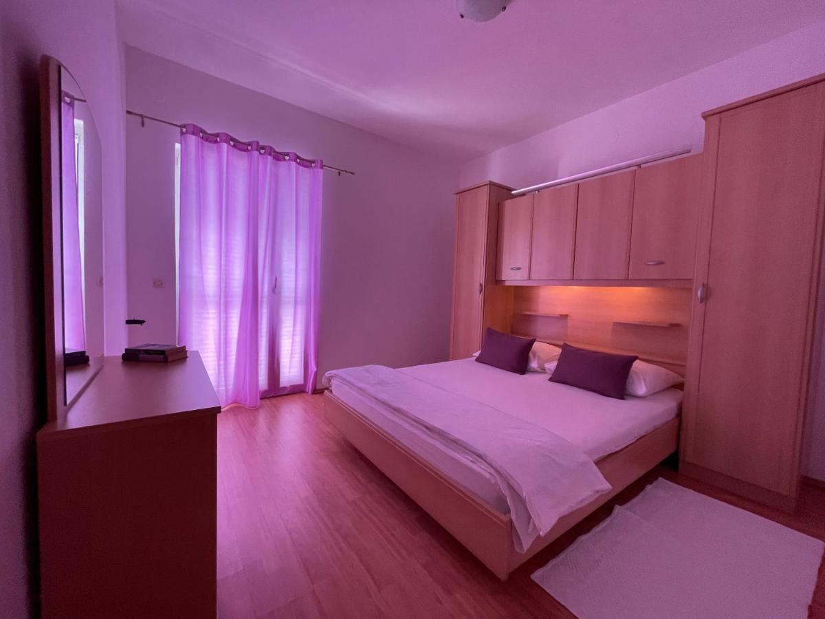Apartmani Ruzarija Rab Town Bagian luar foto